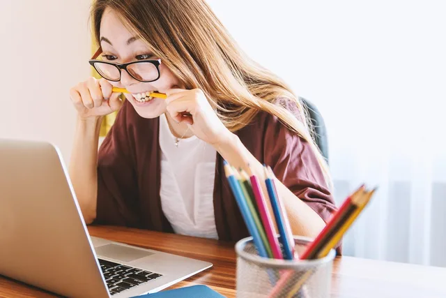 laptop, frau, bildung, lernen, jung, rechner, schöne, schreibtisch, mädchen, hausaufgaben, uni, schule, internet, menschen, lebensstil, büro, schüler, studieren, person, betont, burn-out, brille, zeitform, druck, lernen, lernen, lernen, lernen, lernen, schule, schule, schule, büro. Eintragsprüfung im Verzeichnis: Ablauf, Quellen und Grenzen